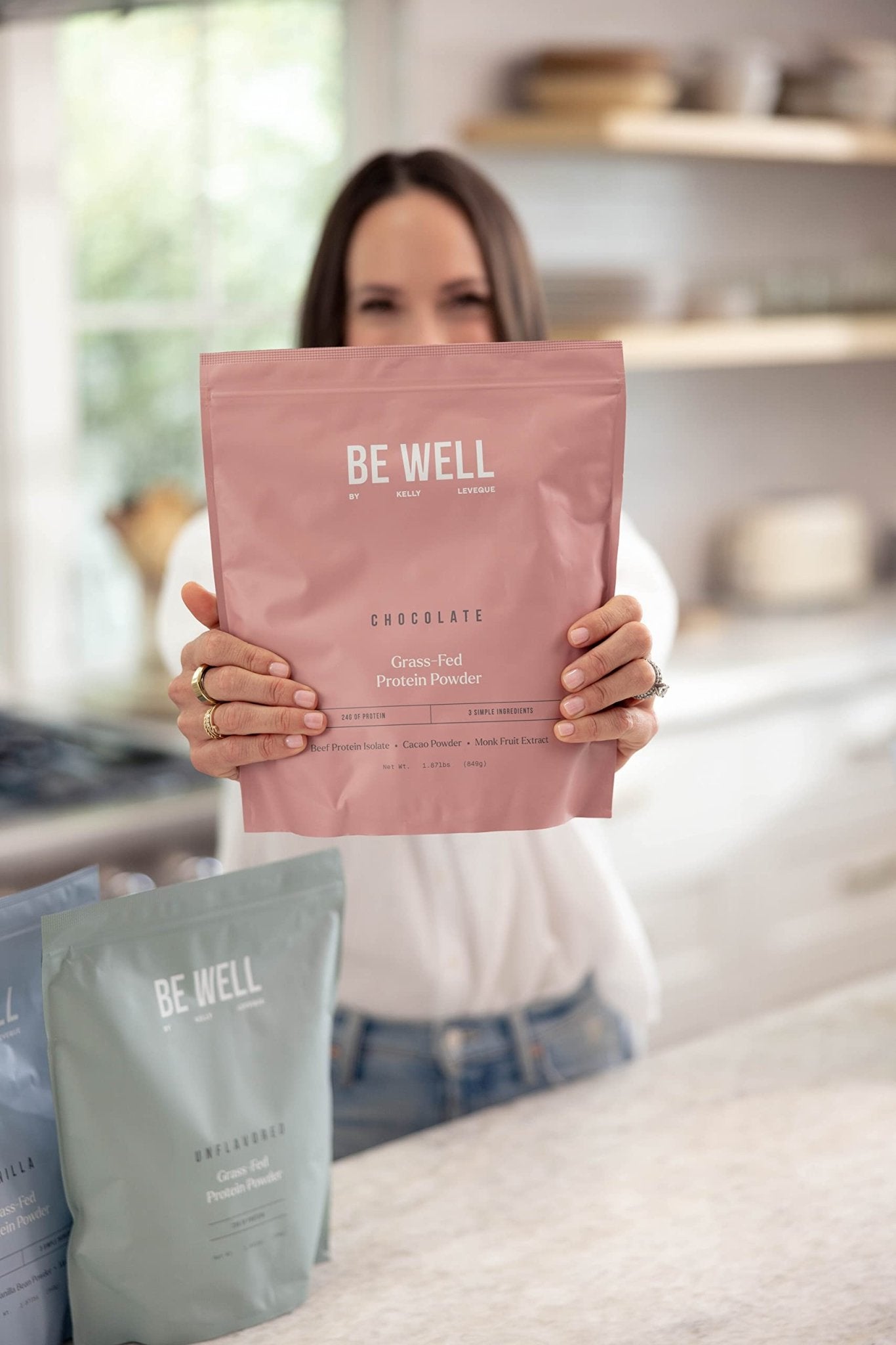 Be Well by Kelly Chocolate Grass-Fed Beef Protein Powder, 24G of Protein & 1G Net Carbs (3 Ingredients, 30 Servings) 9 Amino Acids + 3 BCAAs No Soy, No Dairy, Stevia-Free, No Sugar Added 1.87lb 849g - dailyvitalstore