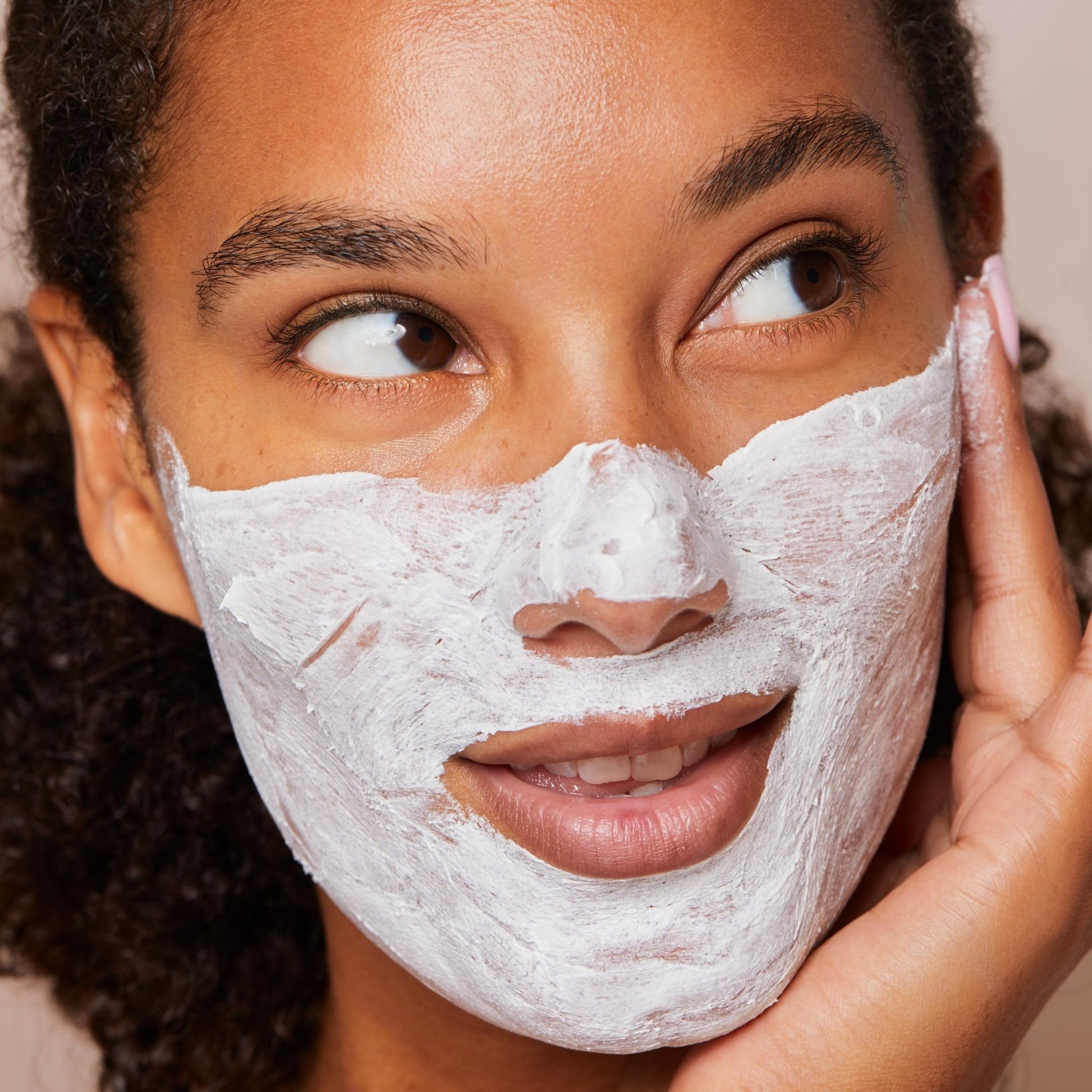 Clarins V-Facial Intensive Wrap Face Mask | Award-Winning Facial Contouring Mask | Visibly Reduces Puffiness and Swelling Caused by Stress,Heat and Hormonal Changes - dailyvitalstore