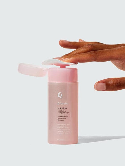 Glossier Solution exfoliating skin perfector 4.4 fl oz / 130 ml - dailyvitalstore