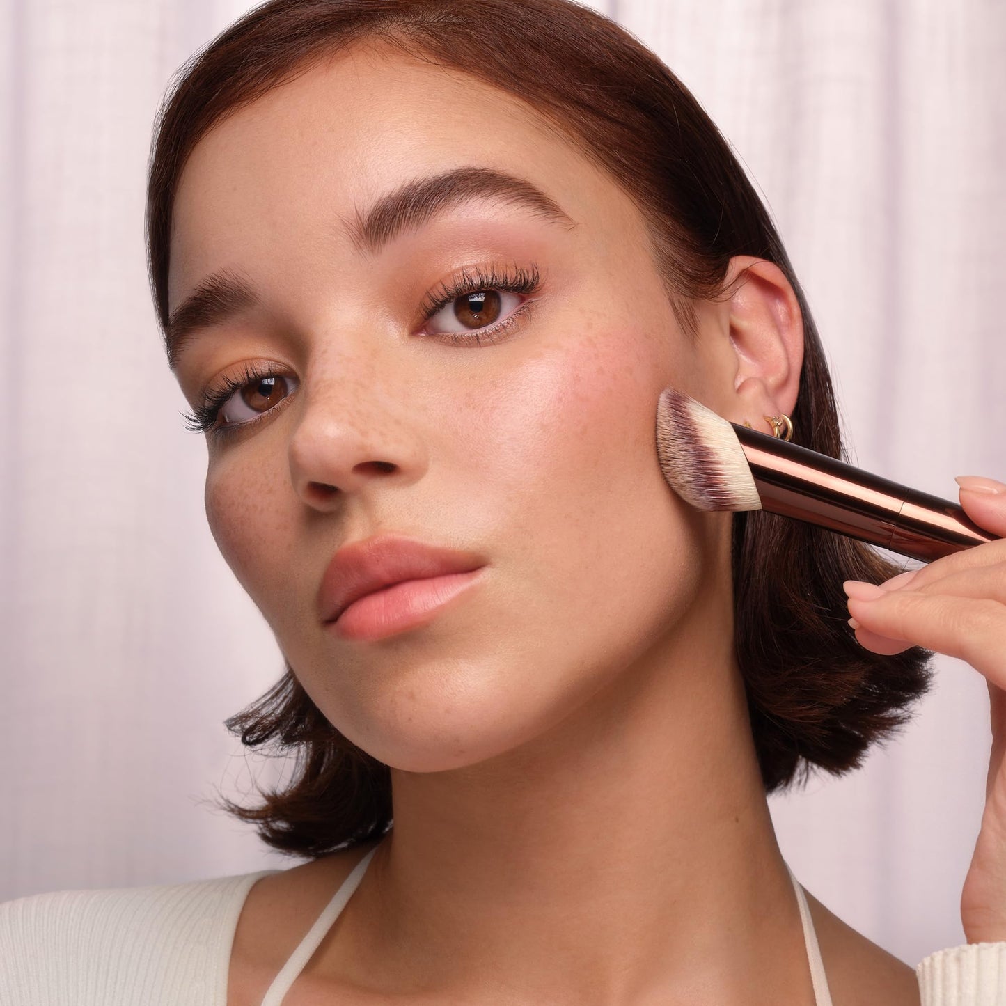Hourglass Ambient Soft Glow Foundation Brush - dailyvitalstore