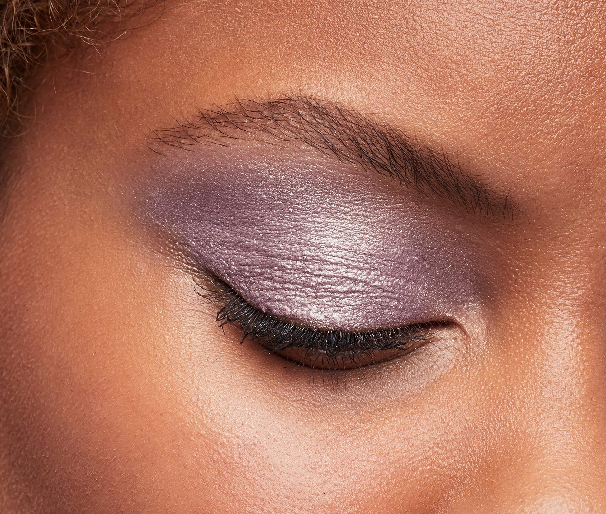 L'Oreal Paris Brilliant Eyes Shimmer Liquid Eye Shadow, Longwearing Lasting Shimmer, Crease Resistant, Flake-Proof, Precision Applicator, Quick Dry, Non-Greasy, Amethyst Quartz, 0.1 oz. - dailyvitalstore