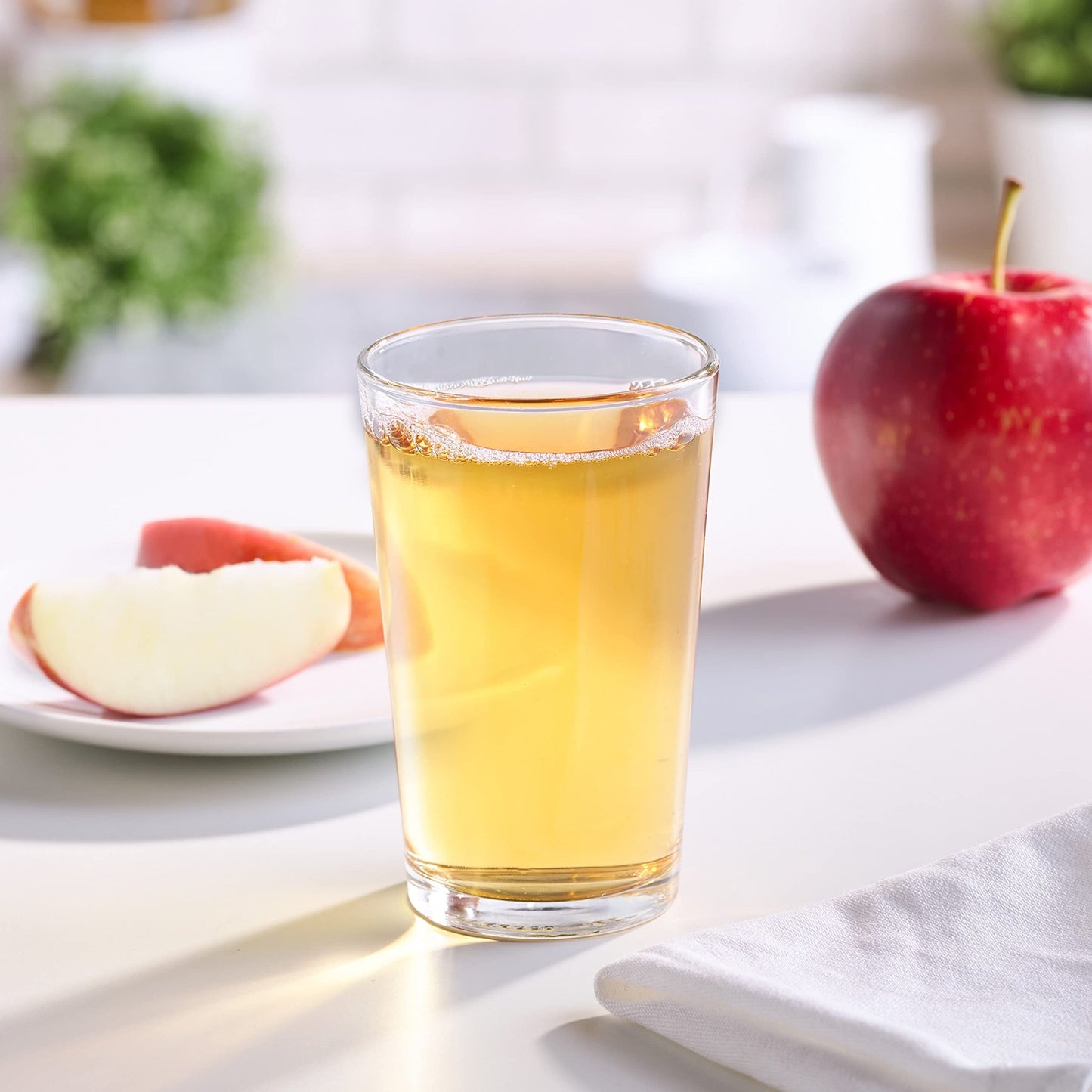 Mott's 100 percent Apple White Grape Juice, 6.75 fl oz boxes (Pack of 32) - dailyvitalstore